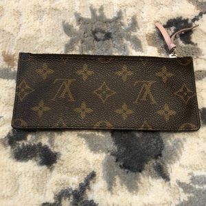 Perfect condition authentic LOUIS VUITTON coin holder.